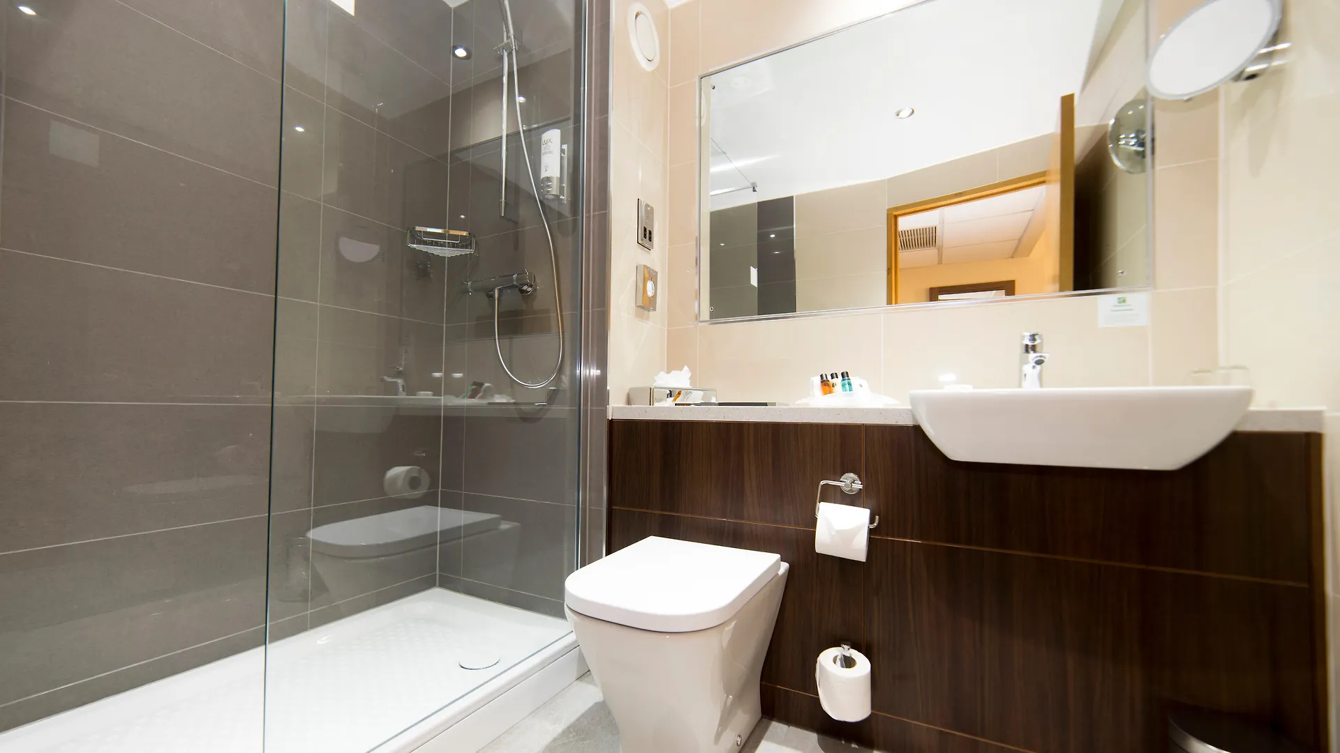 Holiday Inn Nottingham By Ihg מלון