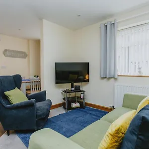 Apartment From 1 King Size Bed Near Hospital & Tennis, Nottingham